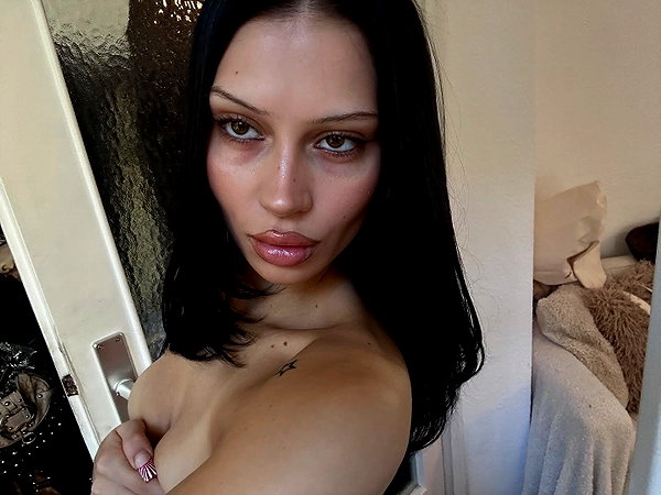 karolinaawasik instagram image archive image
