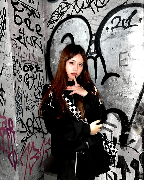 is2tian instagram image archive image