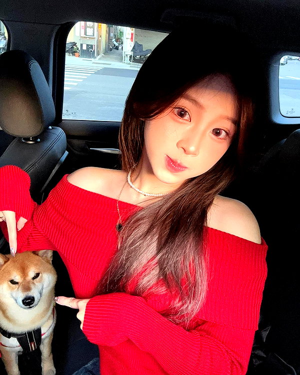 e.shao_417 instagram image archive image