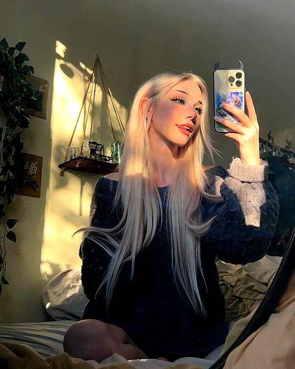danielle.mercedie instagram image archive image