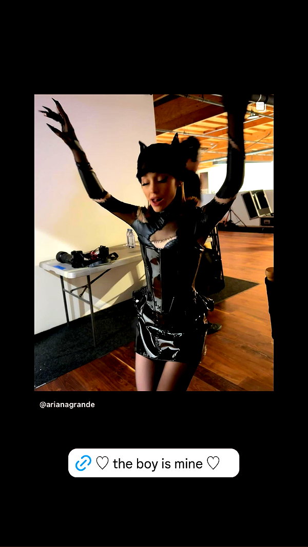 arianagrande instagram image archive image