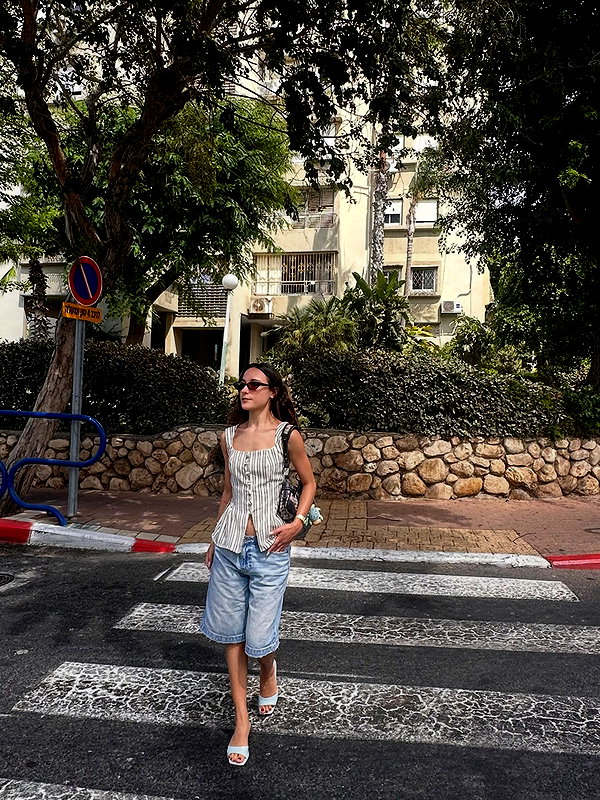 Archived image from @ilanakaver on Instagram