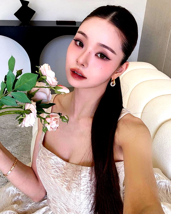 dear.zia instagram image archive image