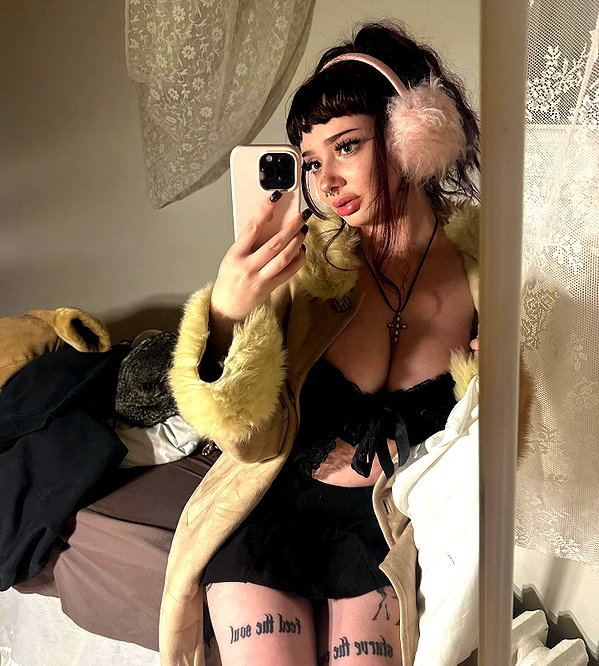 kaitfuckinglyn instagram image archive image