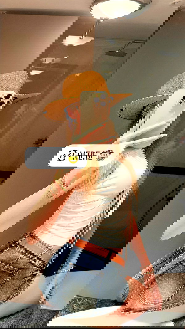 emxllouise2 image ~ Altpins