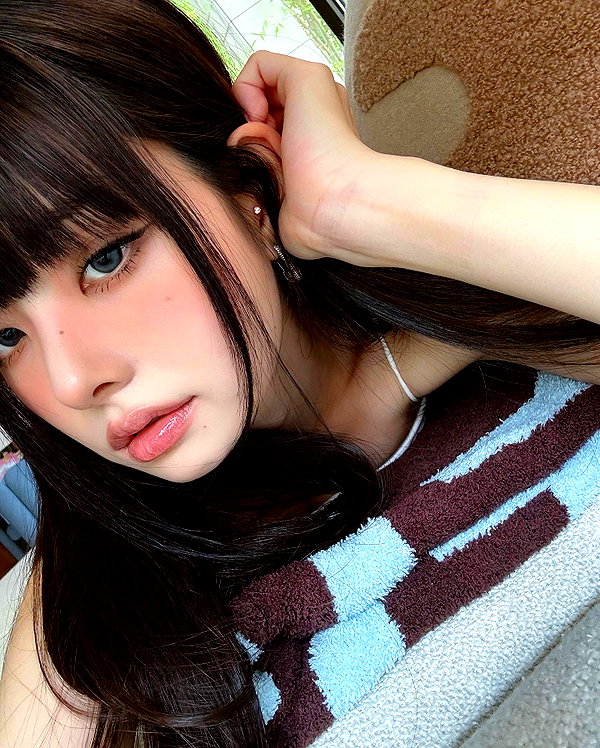 dear.zia instagram image archive image