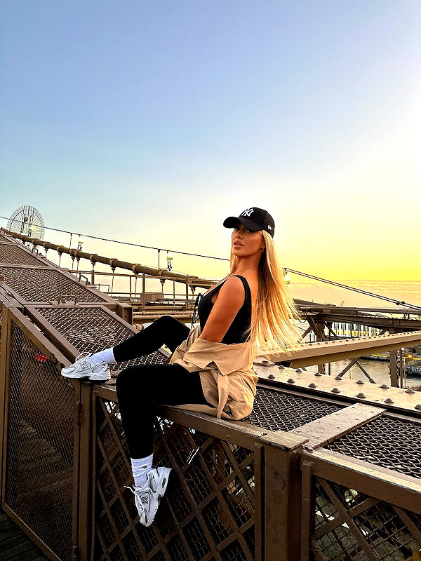 rhiannonbluee instagram image archive image