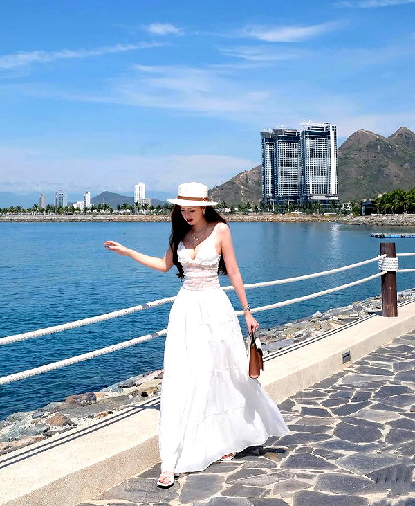 lyhythuedoxinh instagram image archive image