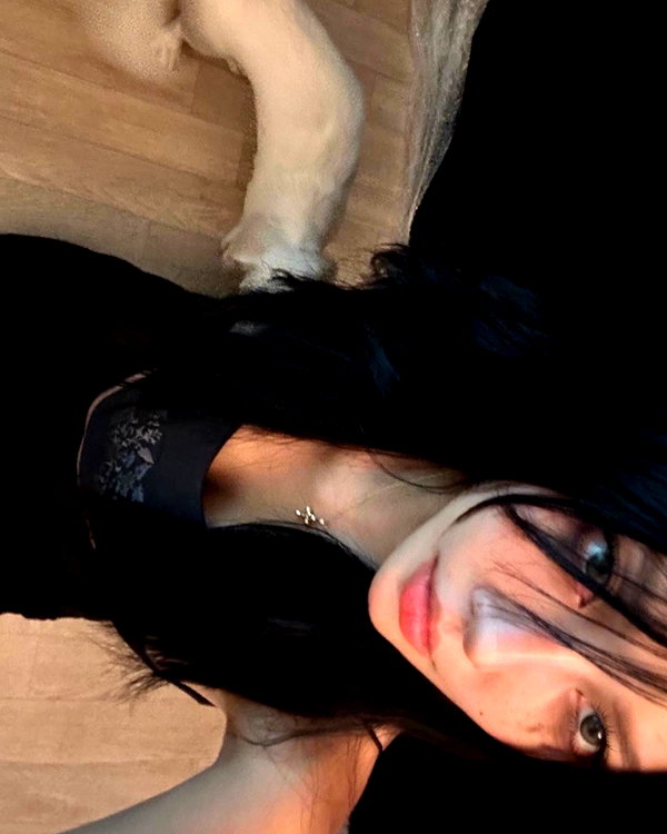 Archived image from @heroineseen on Instagram