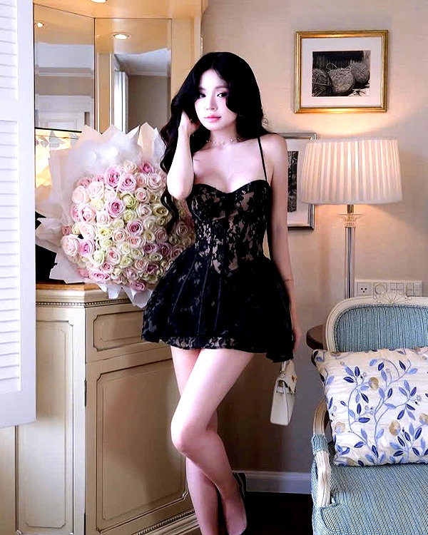 lyhythuedoxinh instagram image archive image