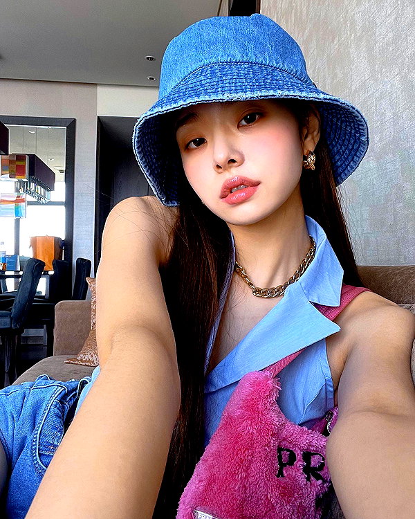 dear.zia instagram image archive image