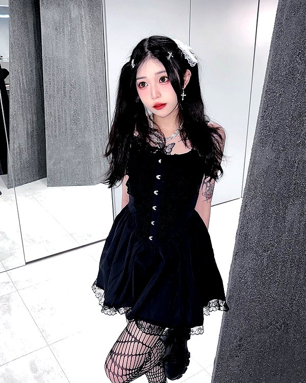 nixqq.425_ instagram image archive image