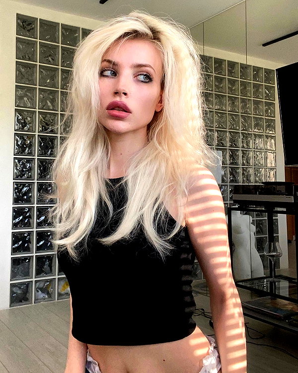alien.hanna instagram image archive image
