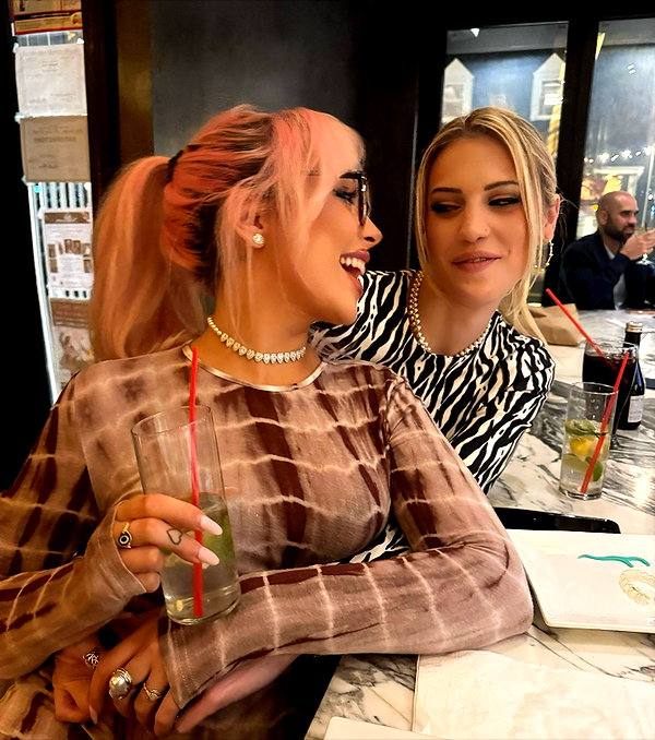 v.qx instagram image archive image