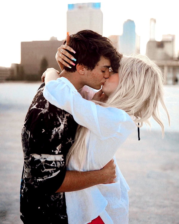 ellianawalmsley instagram image archive image