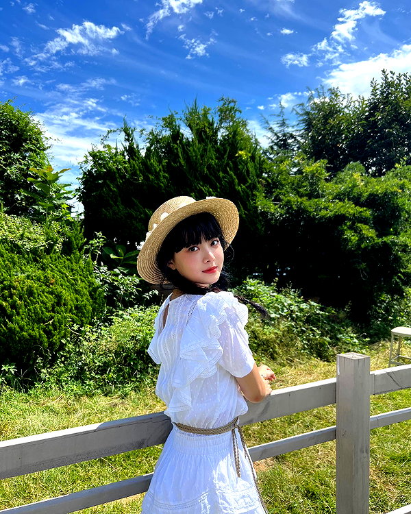 hhh.e_c.v instagram image archive image