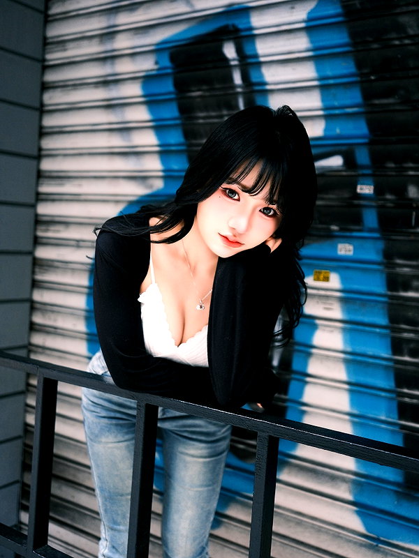 150_aiko instagram image archive image
