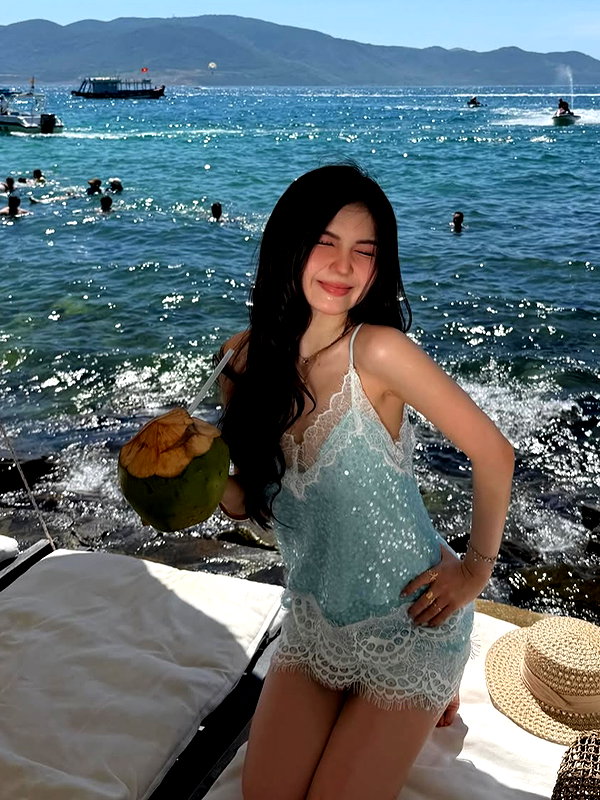 lyhythuedoxinh instagram image archive image