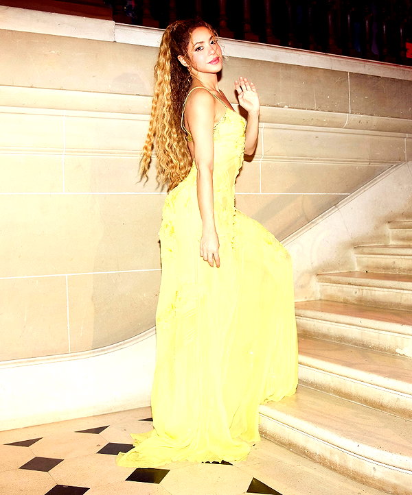 shakira instagram image archive image
