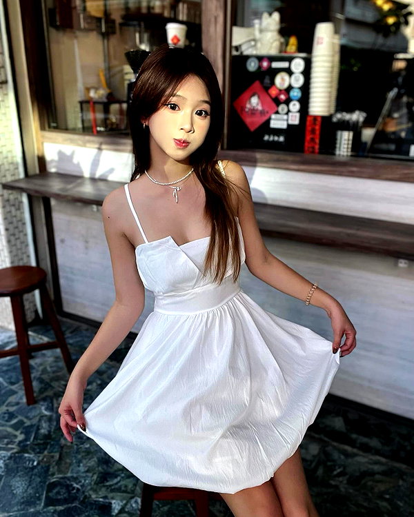 e.shao_417 instagram image archive image