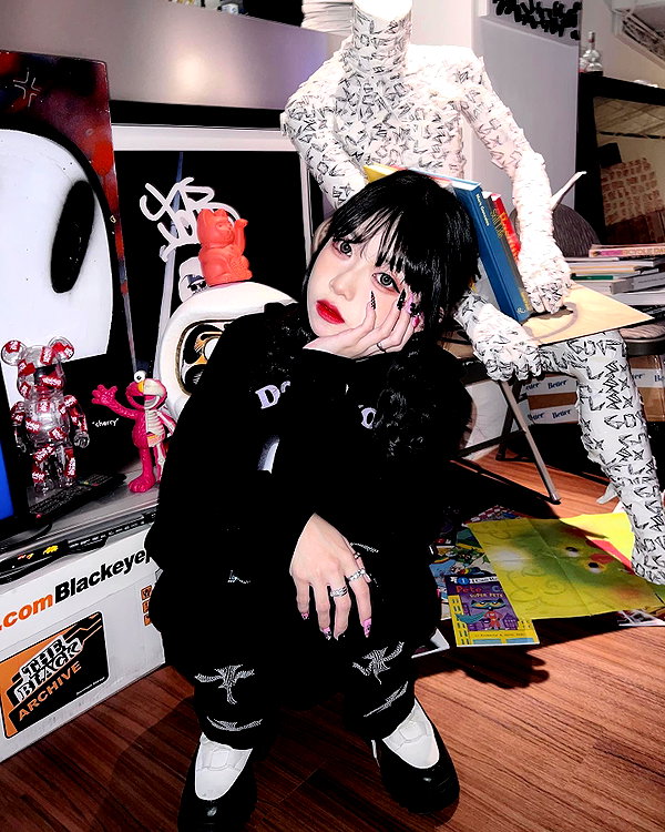 nixqq.425_ instagram image archive image