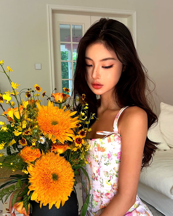 ll.lu1s instagram image archive image