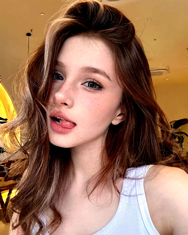 baddiesessence instagram image archive image