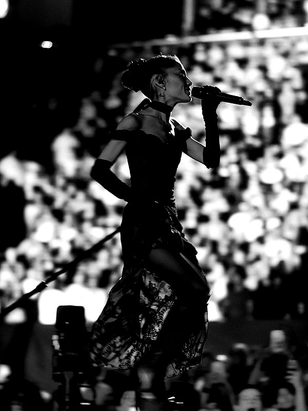 arianagrande instagram image archive image