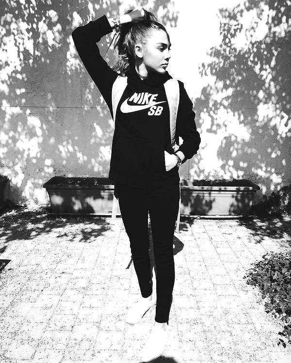 maya.keyy instagram image archive image