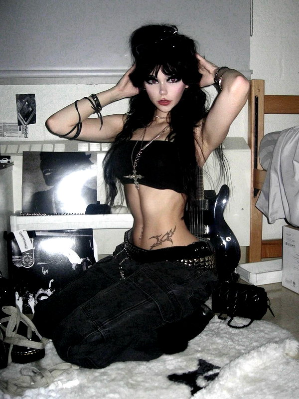 angxl.sky instagram image archive image