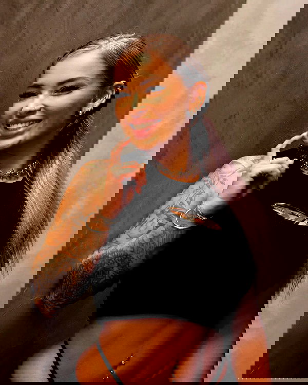 itshayleydavies itshayleydavies archive image