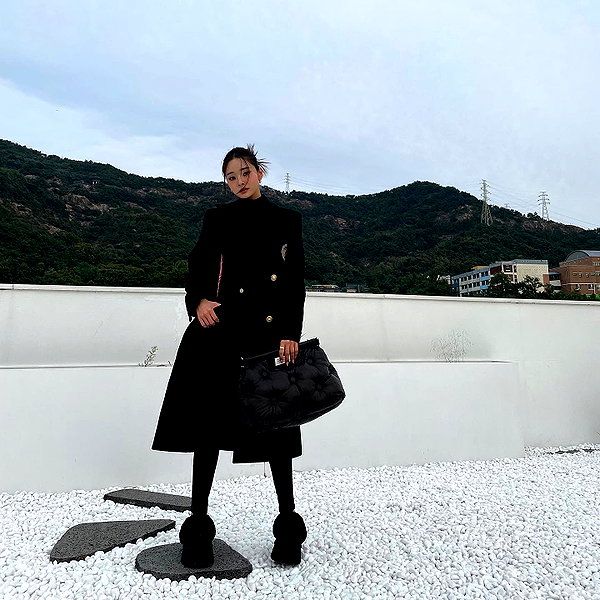 dear.zia instagram image archive image