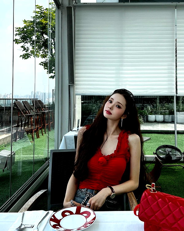 dear.zia instagram image archive image