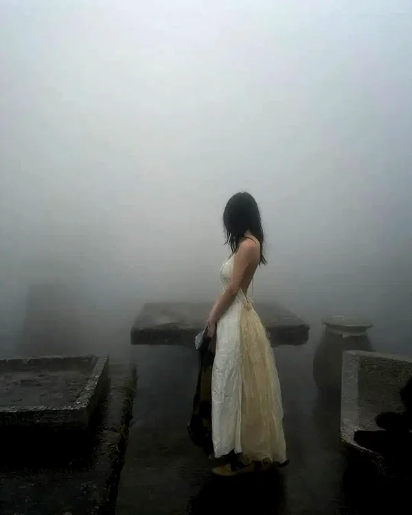 chica.niebla instagram image archive image