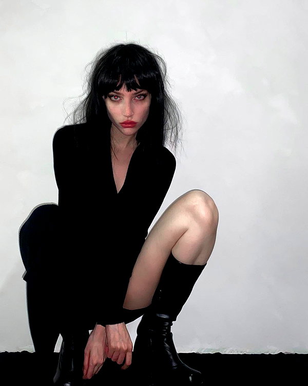 alien.hanna instagram image archive image