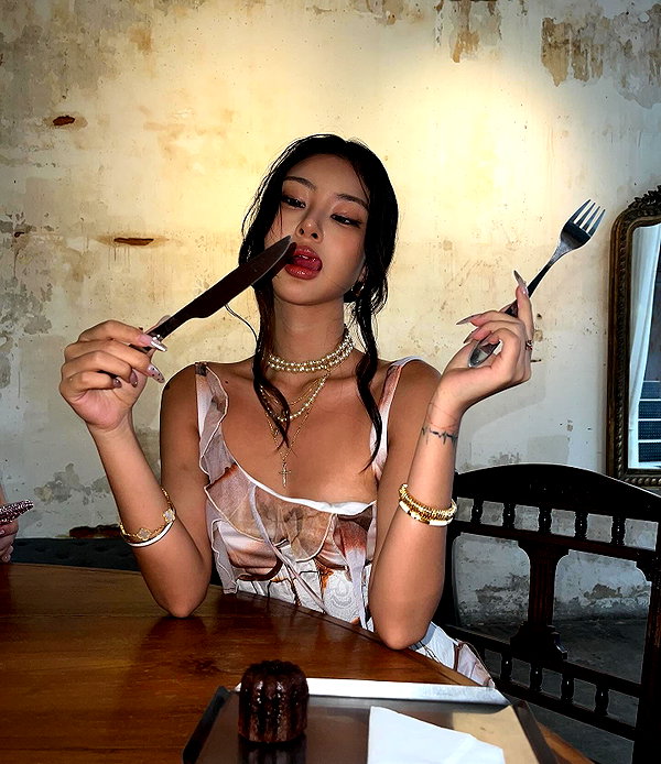 ll.lu1s instagram image archive image