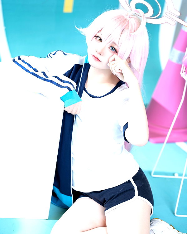 _mewcos instagram image archive image