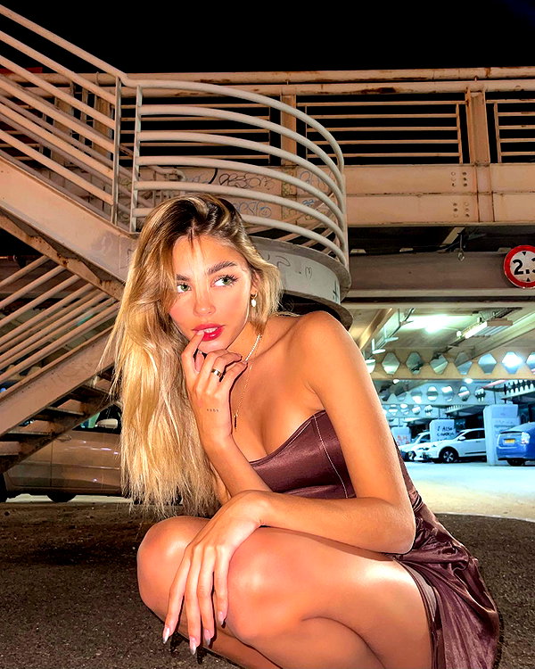 maya.keyy instagram image archive image