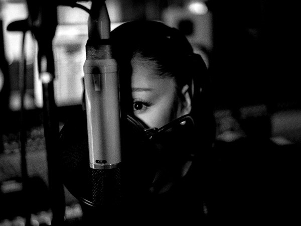 arianagrande instagram image archive image