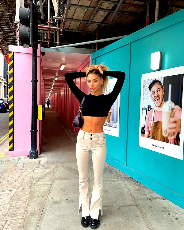 maya.keyy instagram image archive image
