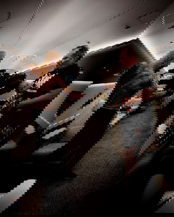 tateauraa tateauraa archive image