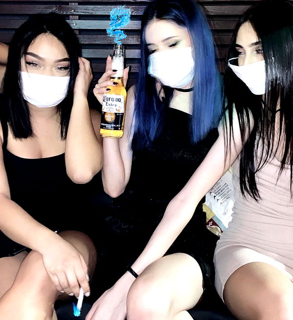 eliya.ho instagram image archive image