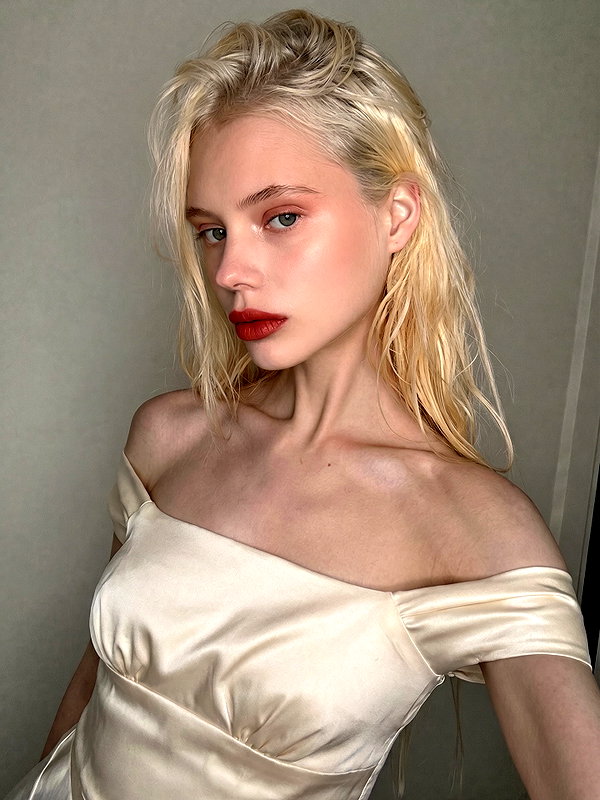 alisen.mari instagram image archive image