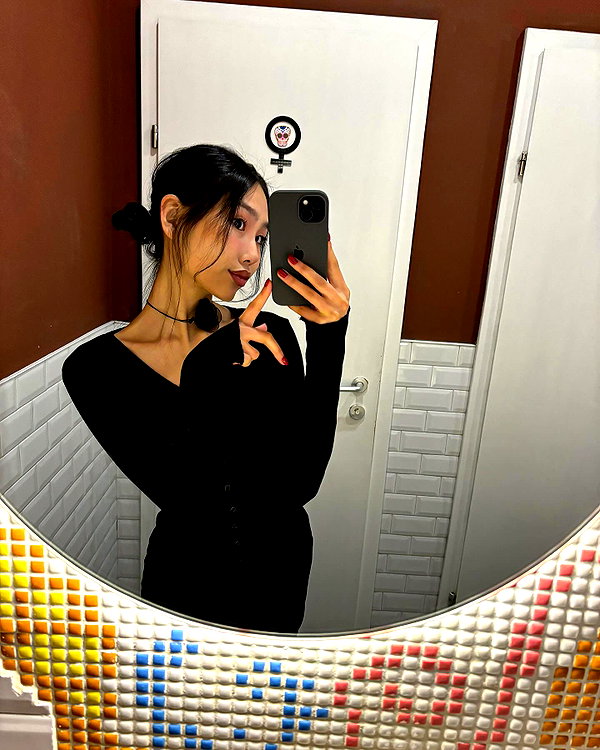 indra0102_ instagram image archive image