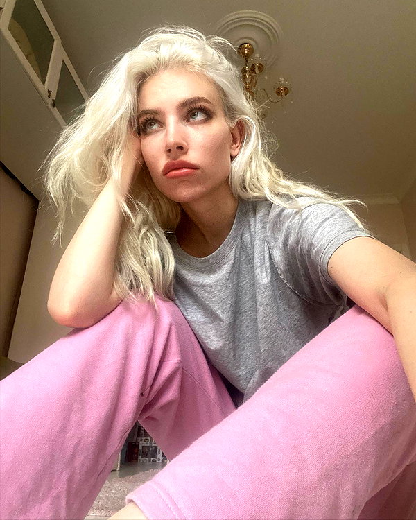 anya4everr instagram image archive image
