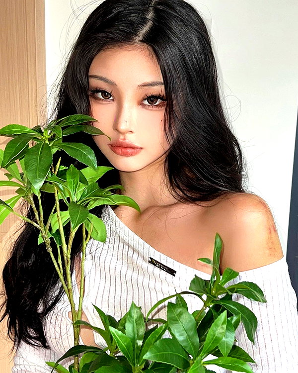 ll.lu1s instagram image archive image