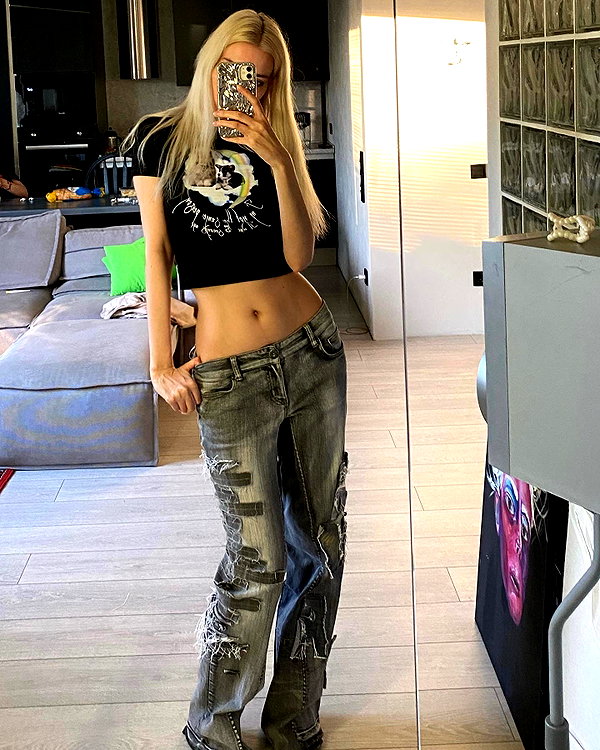 anya4everr instagram image archive image