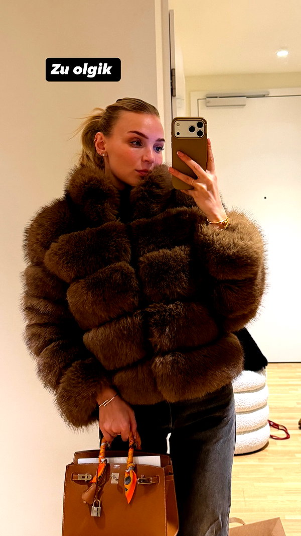 alexis.blond instagram image archive image