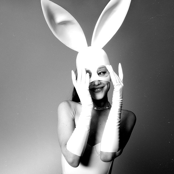 arianagrande instagram image archive image