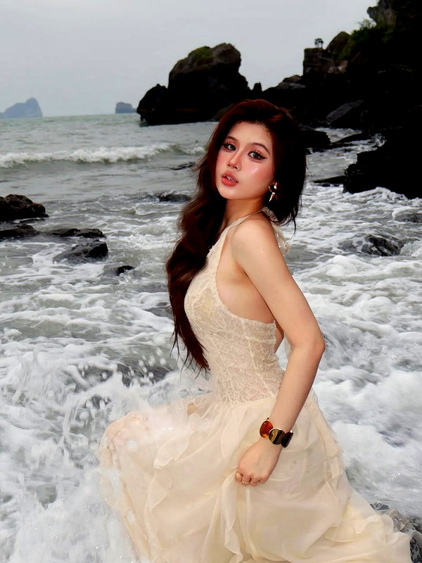 lyhythuedoxinh instagram image archive image